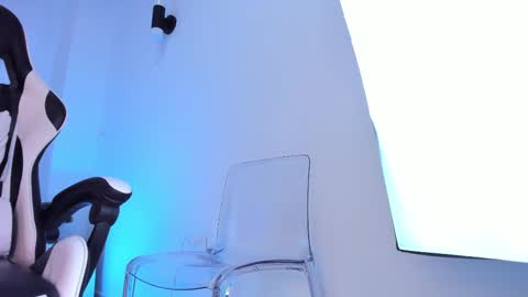 Snapshot of brittany_cute18 chatting on February 18, 2:06 pm   online show from February 18, 2:06 pm