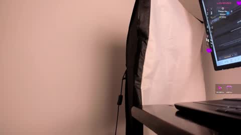   online show from December 2, 11:15 am