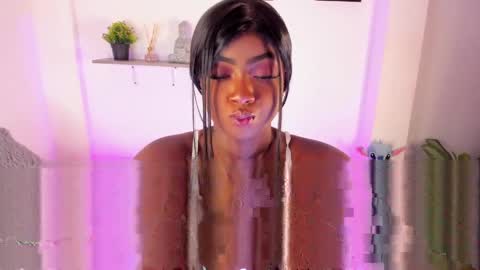 Snapshot of brittanyjhonnns chatting on April 18, 5:55 am brittany 25 years old happy as a worm online show from April 18, 5:55 am