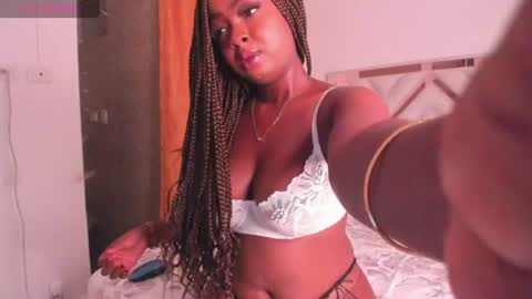 Snapshot of brittanyjhonnns chatting on June 19, 6:07 am brittany 25 years old happy as a worm online show from June 19, 6:07 am