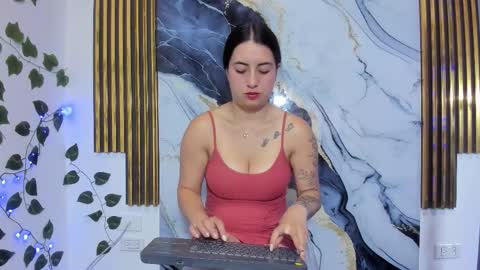brittanyy20 online show from November 22, 7:51 am