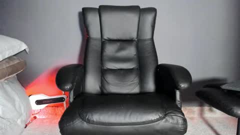 Snapshot of brockhurn_ chatting on December 5, 1:03 am brockhurn_ online show from December 5, 1:03 am