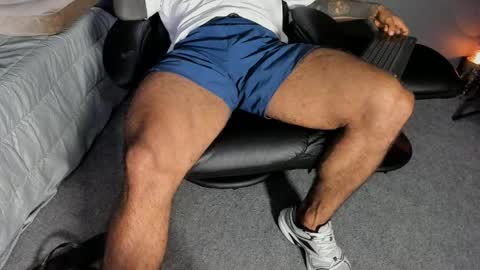 brockhurn_ online show from April 8, 11:27 pm