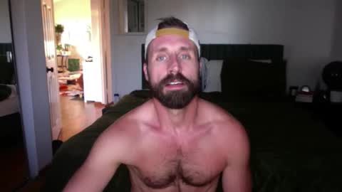 Snapshot of brodudemanbro chatting on April 12, 2:05 am Brud online show from April 12, 2:05 am