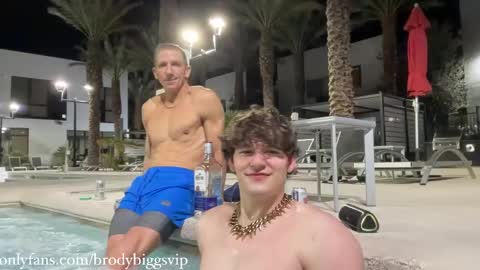 Snapshot of brodybiggs chatting on March 11, 4:32 am Brody Biggs online show from March 11, 4:32 am