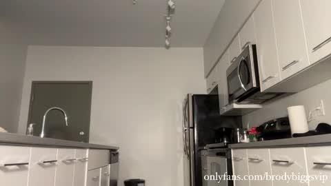 Snapshot of brodybiggs chatting on October 4, 12:41 am Brody Biggs online show from October 4, 12:41 am