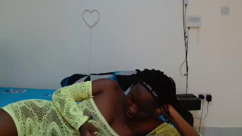 Snapshot of broken_haloo chatting on April 29, 7:12 am broken_haloo online show from April 29, 7:12 am