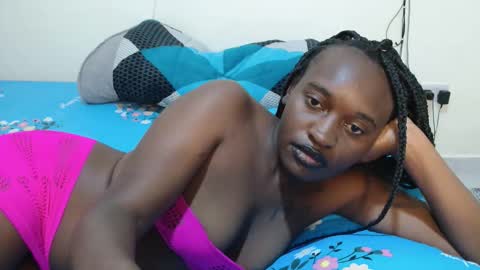 Snapshot of broken_haloo chatting on June 10, 5:23 pm broken_haloo online show from June 10, 5:23 pm