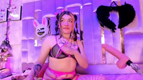 Snapshot of broklin_white23 chatting on January 31, 2:28 pm online show from January 31, 2:28 pm