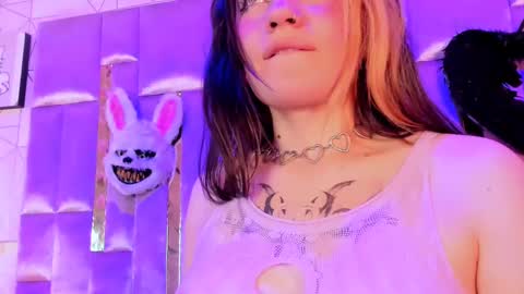 Snapshot of broklin_white23 chatting on February 3, 7:21 pm online show from February 3, 7:21 pm