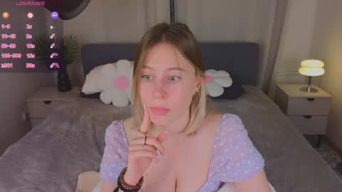 Snapshot of brook1yn_white chatting on December 16, 3:00 pm Brook online show from December 16, 3:00 pm