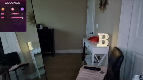 brookebee online show from December 10, 9:43 pm