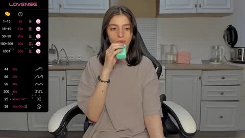 Snapshot of broosnica1 chatting on February 7, 9:37 am broosnica1 online show from February 7, 9:37 am