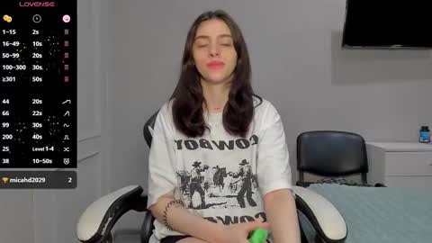 Snapshot of broosnica1 chatting on November 1, 7:43 am broosnica1 online show from November 1, 7:43 am