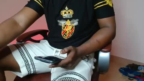 brown_king_00 online show from November 11, 12:38 pm