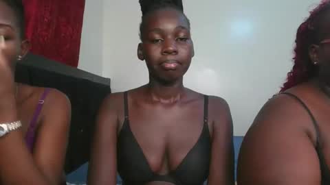Snapshot of brown_sugar4 chatting on May 14, 6:37 pm brown_sugar4 online show from May 14, 6:37 pm