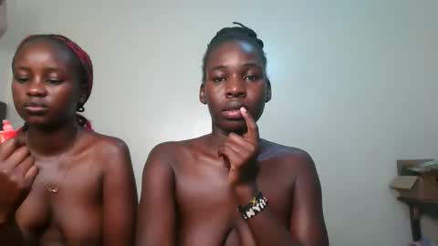 Snapshot of brown_sugar4 chatting on June 7, 9:35 am brown_sugar4 online show from June 7, 9:35 am