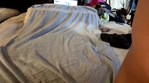 brownbootie1 online show from March 16, 8:46 pm