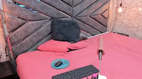 Sara  online show from December 14, 1:50 am