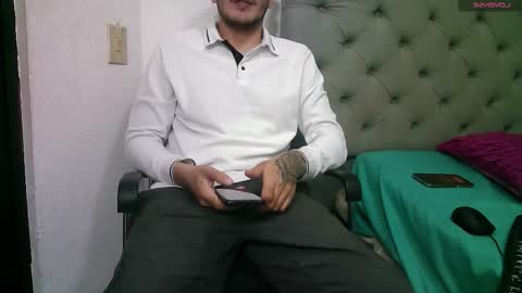 Snapshot of brownnie_man chatting on October 12, 2:10 am Mandinnnngooooo online show from October 12, 2:10 am