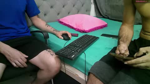 Snapshot of brownnie_man chatting on October 12, 10:31 pm Mandinnnngooooo online show from October 12, 10:31 pm
