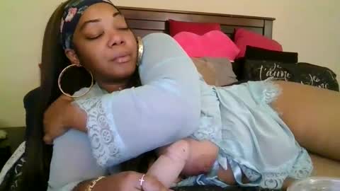 brownroundrenee online show from September 14, 9:41 am