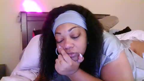 brownroundrenee online show from October 24, 10:11 am