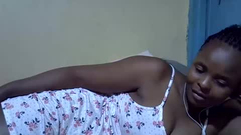 Snapshot of brownsexy_baby chatting on October 16, 6:53 pm brownsexy_baby online show from October 16, 6:53 pm