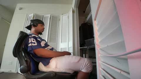 Brownskinshortyy online show from February 24, 3:21 pm