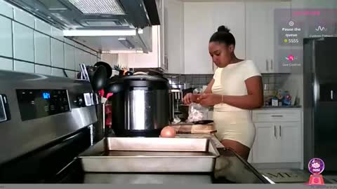 Brownsuagrcutie online show from December 15, 11:20 pm