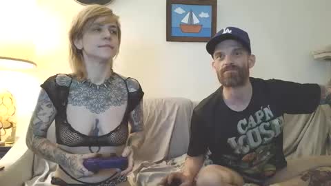 Snapshot of brt37 chatting on February 2, 4:44 am Canadiantryoncouple online show from February 2, 4:44 am