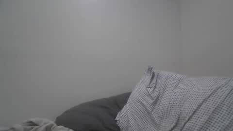 Snapshot of bruc12168 chatting on July 10, 11:57 am Bruc12168 fit slim new makemecum bigdick edging online show from July 10, 11:57 am