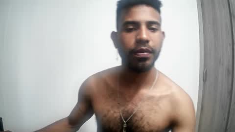 bruce_1111 online show from May 1, 10:36 pm