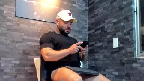 brucedallas online show from February 14, 3:47 am