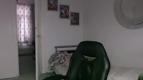 Bruce online show from February 8, 3:31 pm