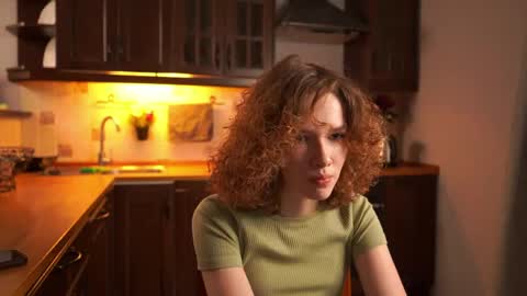 Snapshot of brunaeveritt chatting on April 18, 1:59 pm Tess online show from April 18, 1:59 pm