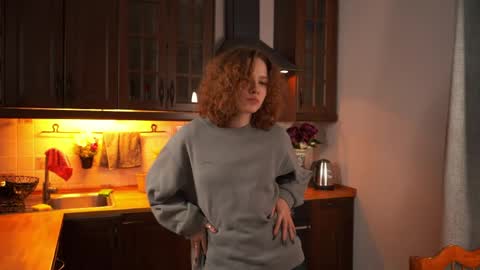 Snapshot of brunaeveritt chatting on April 20, 1:58 pm Tess online show from April 20, 1:58 pm