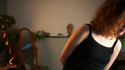 Snapshot of brunaeveritt chatting on April 24, 2:41 pm Tess online show from April 24, 2:41 pm