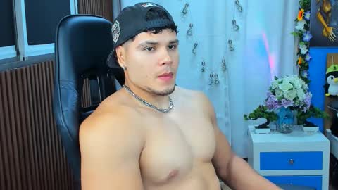 Snapshot of bruno_coleman chatting on May 16, 6:43 am Bruno coleman online show from May 16, 6:43 am
