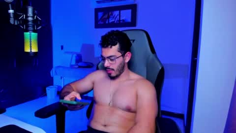 Snapshot of bruno_diaz31 chatting on July 17, 3:57 am Bruno online show from July 17, 3:57 am