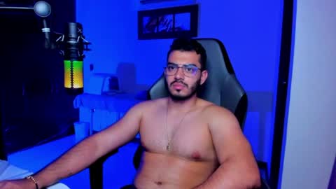 Snapshot of bruno_diaz31 chatting on July 30, 5:17 am Bruno online show from July 30, 5:17 am