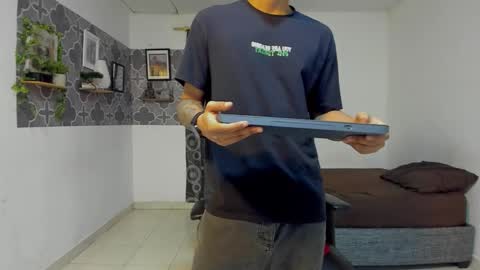 bruno_snow online show from December 3, 3:25 am