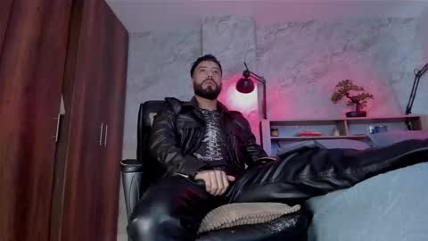 Andres Suarez online show from October 28, 1:36 pm