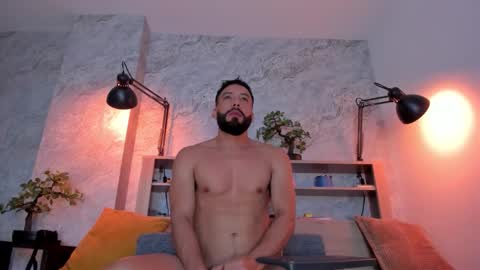 Andres Suarez online show from December 14, 1:33 am