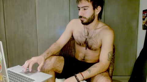 Snapshot of brunobaibe chatting on December 30, 2:09 am brunobaibe online show from December 30, 2:09 am