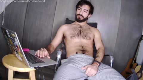 Snapshot of brunobaibe chatting on February 2, 2:13 pm brunobaibe online show from February 2, 2:13 pm