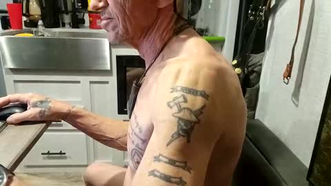 Steve... aka SkinnieDippin aka TimberTramp online show from March 2, 7:43 am