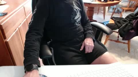 Snapshot of brussells chatting on December 8, 5:11 pm Brussells online show from December 8, 5:11 pm