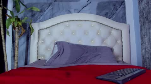 Bry Dalton online show from February 15, 7:51 am