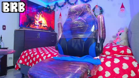 BRYAM INDEPENDENT MODEL online show from December 7, 4:42 am